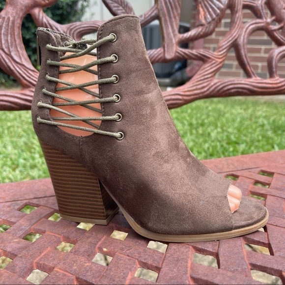 💋BAMBOO Vegan Suede Zip Back Open Toe Ankle Heeled Booties - Picture 5 of 14
